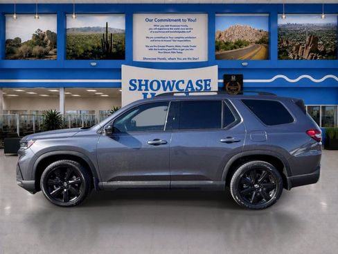 Certified 2025 Honda Pilot Black Edition image 4