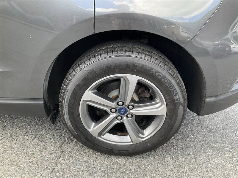Used 2019 Ford Edge SEL w/ Equipment Group 201A AWD/4WD image 10