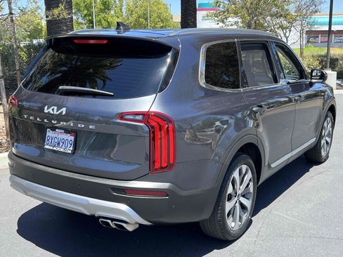 Used 2022 Kia Telluride EX w/ EX Premium Package FWD image 15