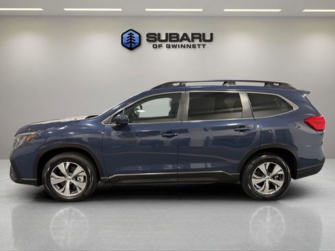 Used 2024 Subaru Ascent Premium w/ Convenience Package image 2