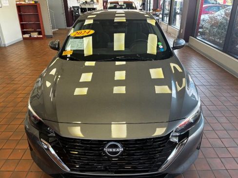 Used 2024 Nissan Sentra SV FWD image 6