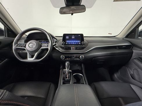 Used 2025 Nissan Altima 2.5 SR FWD image 14