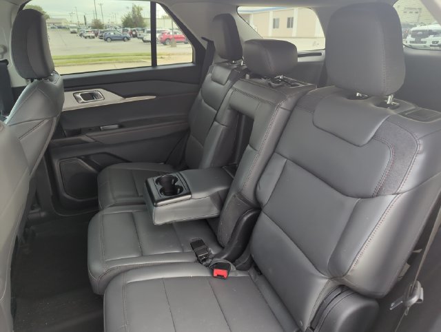 Used 2025 Ford Explorer Active w/ Active Comfort Package AWD/4WD image 21