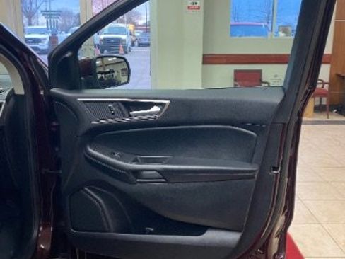 Used 2021 Ford Edge SEL image 17