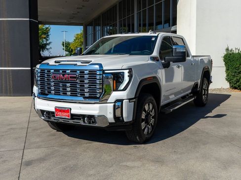 New 2025 GMC Sierra 2500 Denali w/ Denali Reserve Package image 3