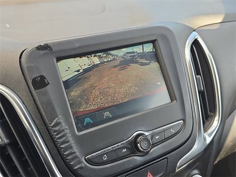 Used 2018 Chevrolet Equinox LT image 27