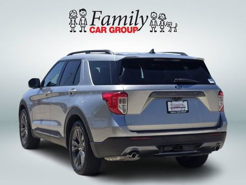 Used 2023 Ford Explorer XLT w/ Equipment Group 202A RWD image 3