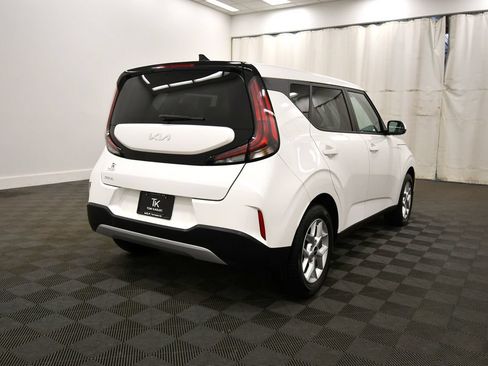 Certified 2025 Kia Soul LX FWD image 8