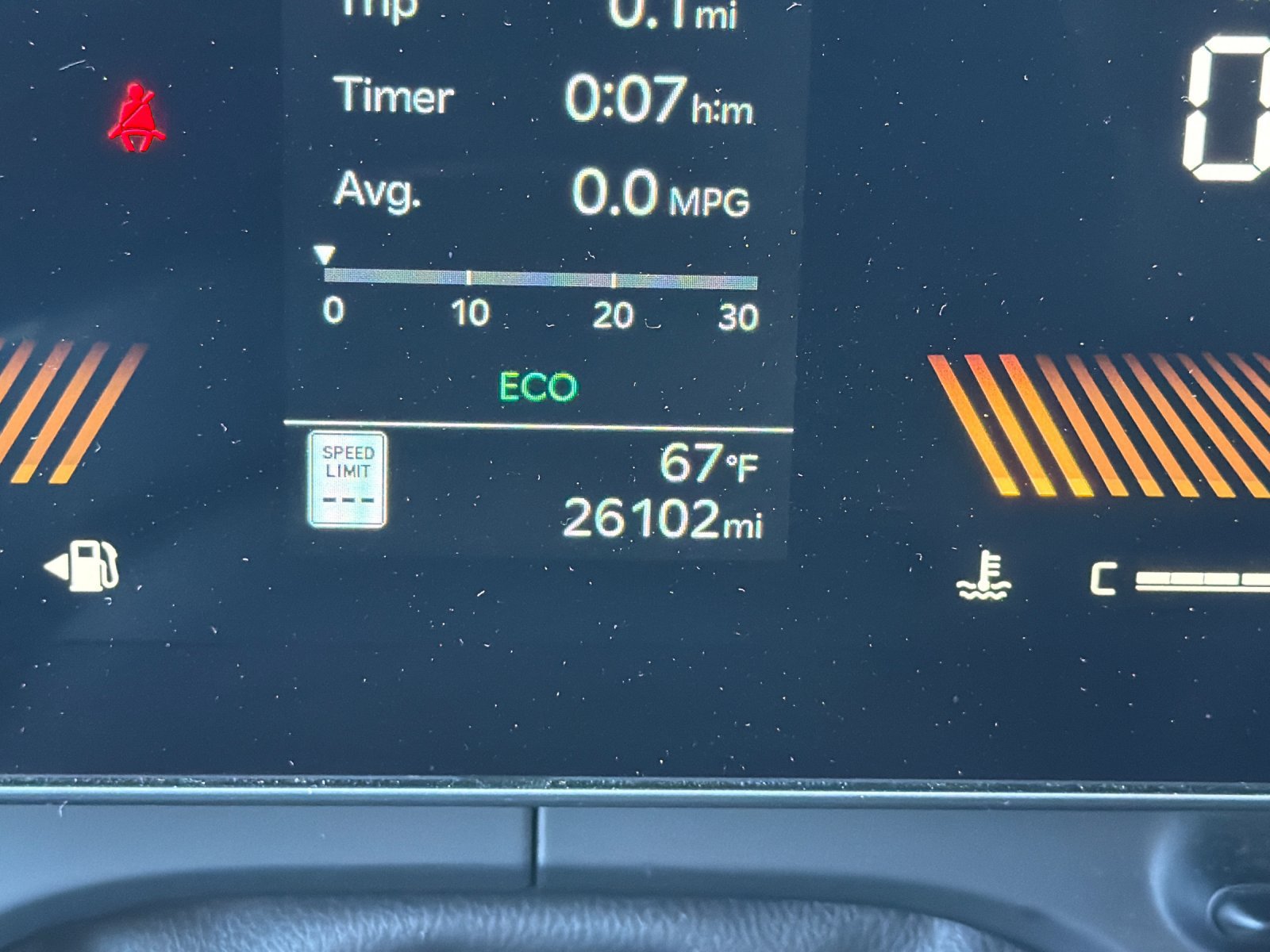 Used 2025 Kia Carnival FWD image 32
