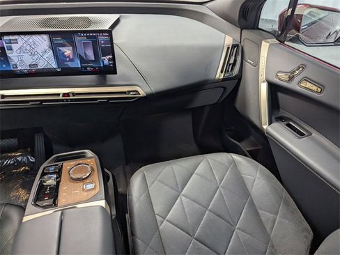 Used 2022 BMW iX xDrive50 w/ Premium Package image 8