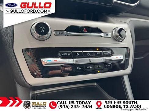 Used 2023 Ford Explorer XLT w/ Equipment Group 202A AWD/4WD image 27