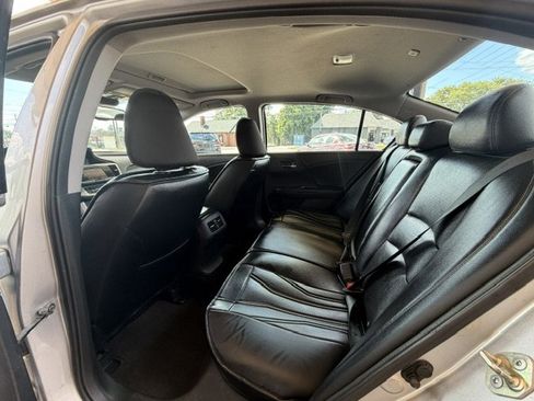 Used 2014 Honda Accord Touring image 9