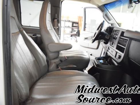 Used 2018 Chevrolet Express 2500 LS w/ Driver Convenience Package RWD image 30