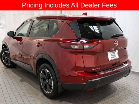 Certified 2024 Nissan Rogue SV w/ SV Premium Package FWD image 3