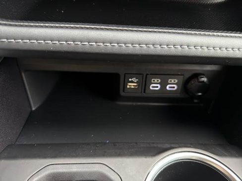 Used 2023 Toyota Highlander LE image 28