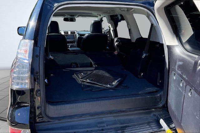 Used 2017 Lexus GX 460 Premium w/ Premium Package AWD/4WD image 6