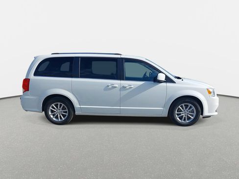 Used 2019 Dodge Grand Caravan SXT FWD image 4