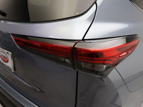 Certified 2024 Toyota Grand Highlander AWD image 9