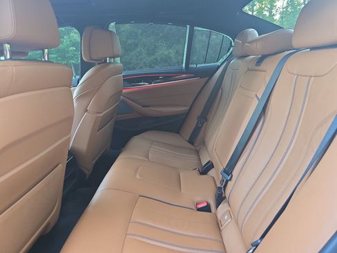 Used 2018 BMW 540i RWD image 12