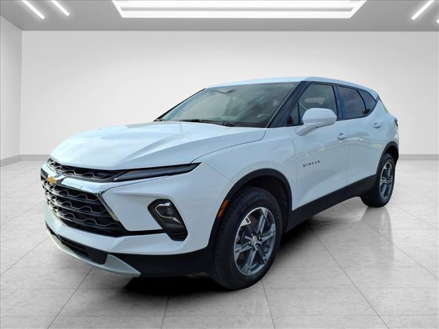 Used 2025 Chevrolet Blazer LT FWD image 4