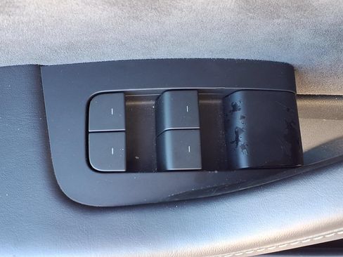 Used 2023 Tesla Model 3 Standard Range RWD image 9