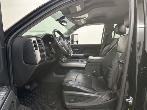 Used 2017 Chevrolet Silverado 1500 LTZ Z71 w/ LTZ Plus Package image 29