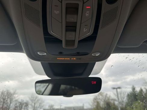 Used 2023 Audi Q8 Premium Plus image 34