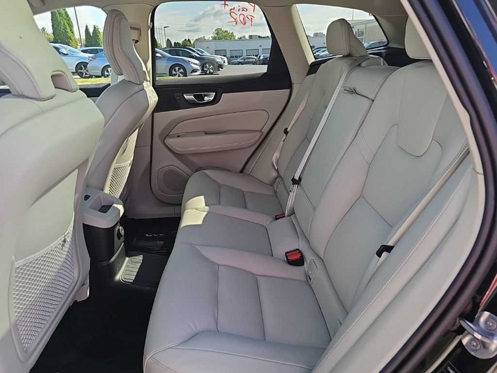 Used 2024 Volvo XC60 T8 Plus w/ Protection Package Premier AWD/4WD image 12