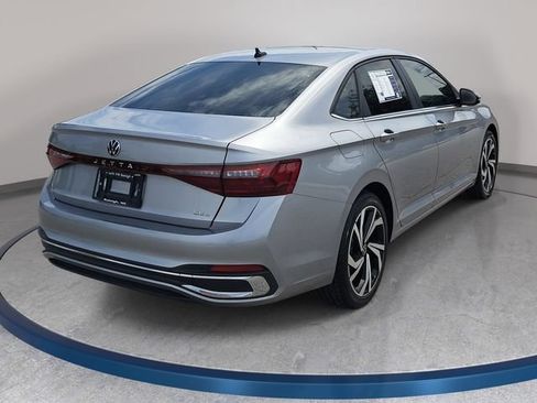 Used 2025 Volkswagen Jetta SEL FWD image 5