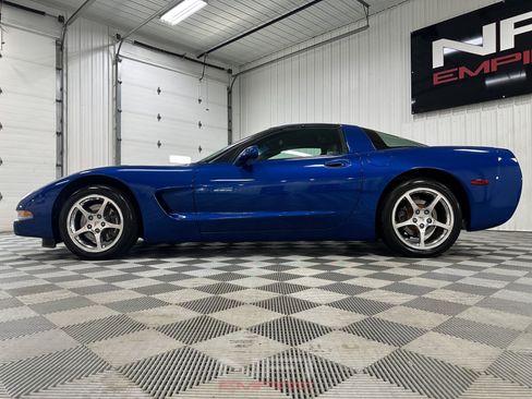 Used 2002 Chevrolet Corvette Convertible w/ Preferred Equipment Group2 RWD image 11