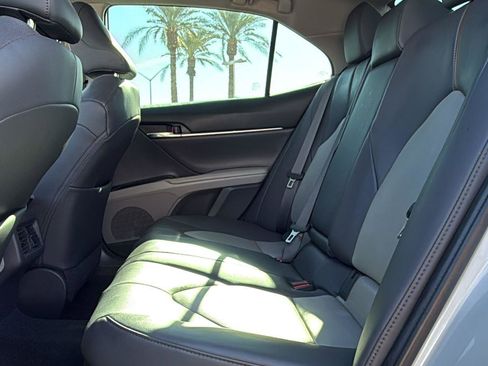 Used 2020 Toyota Camry XLE image 25