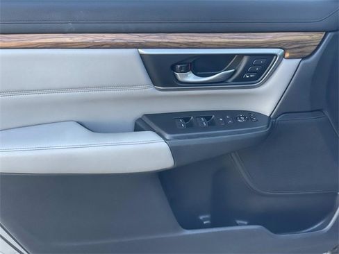 Used 2018 Honda CR-V Touring image 18