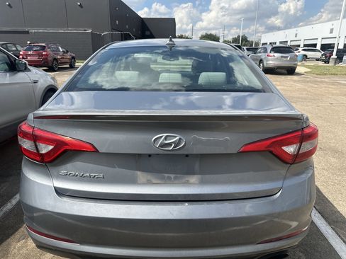 Used 2015 Hyundai Sonata SE w/ Option Group 09 image 6
