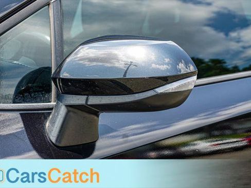 Used 2021 Toyota Corolla SE w/ SE Premium Package FWD image 18
