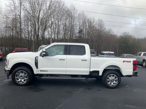 New 2026 Ford F250 Lariat w/ Chrome Package image 8