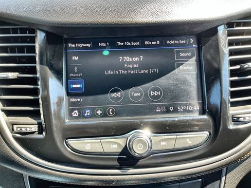 Used 2020 Chevrolet Trax LT w/ LT Convenience Package AWD/4WD image 14