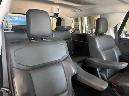 Used 2025 Ford Expedition Active AWD/4WD image 37
