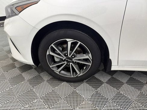 Used 2024 Kia Forte LXS w/ LXS Technology Package FWD image 11