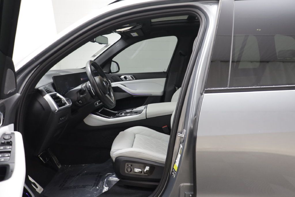Used 2024 BMW X5 xDrive40i w/ M Sport Package AWD/4WD image 5