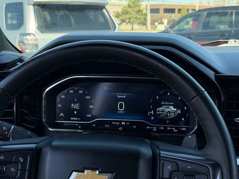 Used 2023 Chevrolet Silverado 1500 High Country w/ Z71 Off-Road Package AWD/4WD image 11