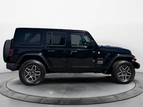 Used 2024 Jeep Wrangler Unlimited Sahara AWD/4WD image 2