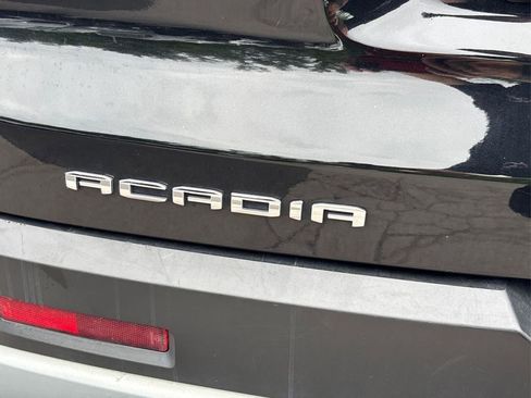 Used 2023 GMC Acadia SLT image 15