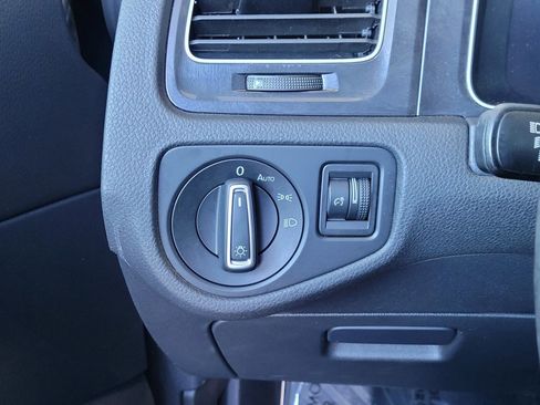 Used 2019 Volkswagen e-Golf SEL Premium image 15