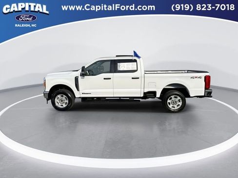 Certified 2025 Ford F250 XLT image 5