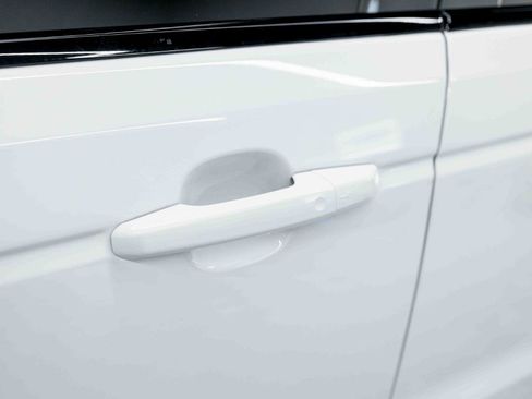 Used 2022 Land Rover Range Rover Sport SVR AWD/4WD image 33