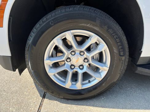 Used 2025 Chevrolet Tahoe LT AWD/4WD image 7