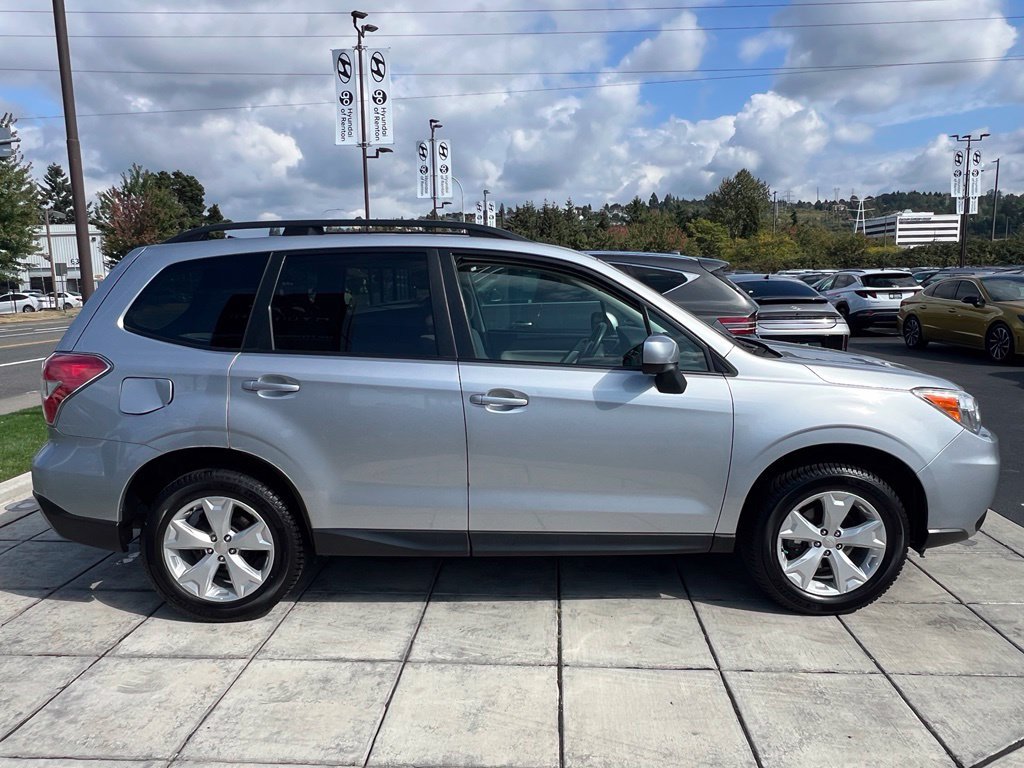 Used 2015 Subaru Forester 2.5i Premium AWD/4WD image 4