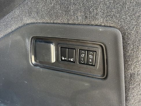 Used 2022 Cadillac Escalade ESV Luxury RWD image 55