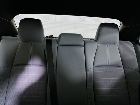 Used 2025 Toyota Corolla SE image 30