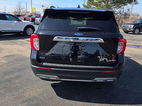 Certified 2023 Ford Explorer XLT w/ Equipment Group 202A AWD/4WD image 4